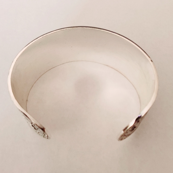 Premier Designs Monte Carlo Silverplated Cuff Bracelet Floral - Picture 6 of 6